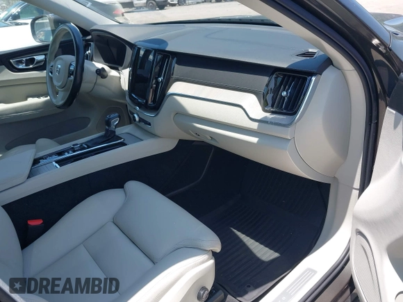 2018 Volvo XC60 Inscription with VIN YV4A22RL1J1010293, listed as a IAAI auction lot 42579713 with 111,081 mi miles and . Bid and sale history available at DreamBid. Image 5.