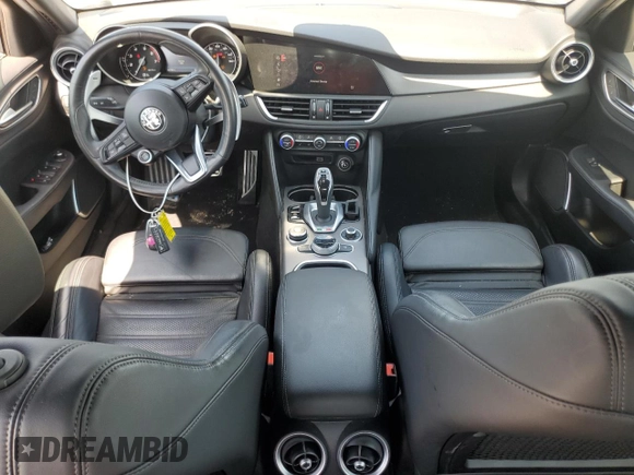 2020 Alfa Romeo Giulia Ti Sport с VIN ZARFAMBN1L7636628, выставлен на аукционе Copart как лот 56220145 с пробегом 59 768 миль миль и Списание • Salvage title. История ставок и продаж доступна на DreamBid. Изображение 8.