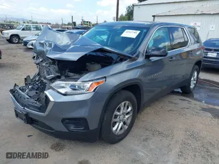 2020 Chevrolet Traverse LS with VIN 1GNERFKW7LJ162598, listed as a IAAI auction lot 41957708 with 30,618 mi miles. Bid and sale history available at carsss.com. Image 2.