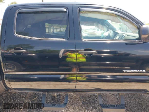 2015 Toyota Tacoma with VIN 5TFLU4EN9FX143428, listed as a IAAI auction lot 42173370 with 200,447 mi miles and . Bid and sale history available at DreamBid. Image 13.