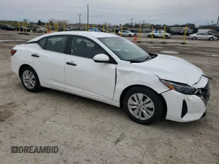 2024 Nissan Sentra S z VIN 3N1AB8BV5RY204479, wystawiony jako Copart lot #51910905 z przebiegiem 23 448 mil mil oraz Czysty tytuł • Clean title. Historia ofert i sprzedaży dostępna na DreamBid. Obrazek 4.