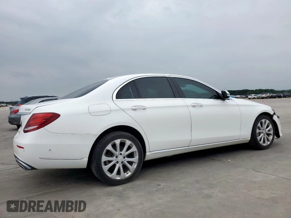 2017 Mercedes-Benz E 300 Luxury z VIN WDDZF4JBXHA191533, wystawiony jako Copart lot #57439265 z przebiegiem 93 125 mil mil oraz Czysty tytuł • Clean title. Historia ofert i sprzedaży dostępna na DreamBid. Obrazek 3.