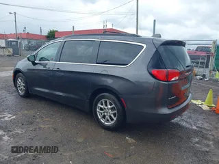 2020 Chrysler Voyager LXi z VIN 2C4RC1DG8LR197537, wystawiony jako IAAI lot #42363819 z przebiegiem 163 779 mil mil oraz . Historia ofert i sprzedaży dostępna na DreamBid. Obrazek 3.