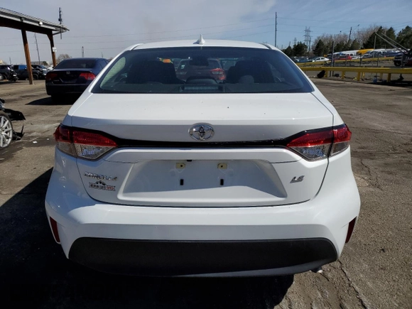 2024 Toyota Corolla LE with VIN 5YFB4MDE0RP140174, listed as a Copart auction lot 48538865 with 11,689 mi miles and Salvage Title. Bid and sale history available at carsss.com. Image 6.