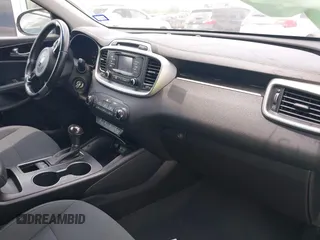 2016 Kia Sorento LX z VIN 5XYPGDA50GG112670, wystawiony jako IAAI lot #42170870 z przebiegiem 165 053 mil mil oraz . Historia ofert i sprzedaży dostępna na DreamBid. Obrazek 5.
