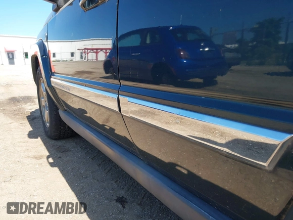 2006 Jeep Commander Limited с VIN 1J8HG58266C170185, выставлен на аукционе IAAI как лот 42549553 с пробегом 143 574 миль миль и . История ставок и продаж доступна на DreamBid. Изображение 6.