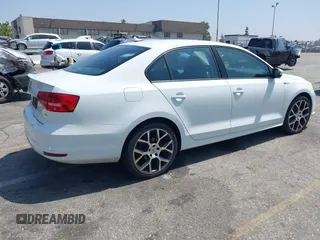 2015 Volkswagen Jetta SE with VIN 3VWD17AJ7FM356897, listed as a IAAI auction lot 42431731 with 121,184 mi miles and . Bid and sale history available at DreamBid. Image 4.