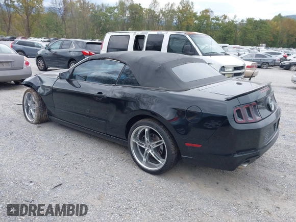 2013 Ford Mustang V6 with VIN 1ZVBP8EM3D5211391, listed as a IAAI auction lot 40585527 with 203,555 mi miles and . Bid and sale history available at DreamBid. Image 3.