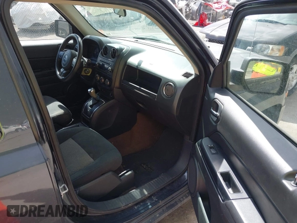 2015 Jeep Patriot Sport z VIN 1C4NJPBA6FD236123, wystawiony jako IAAI lot #41847309 z przebiegiem 158 258 mil mil oraz . Historia ofert i sprzedaży dostępna na DreamBid. Obrazek 5.