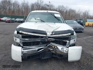 2010 Chevrolet Silverado 1500 LT with VIN 3GCRKSE30AG220347, listed as a IAAI auction lot 41646699 with 142,453 mi miles. Bid and sale history available at carsss.com. Image 12.