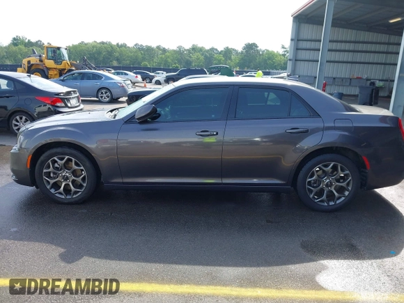 2016 Chrysler 300 S z VIN 2C3CCAGG4GH152435, wystawiony jako IAAI lot #42273957 z przebiegiem 168 951 mil mil oraz . Historia ofert i sprzedaży dostępna na DreamBid. Obrazek 14.