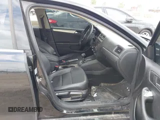 2015 Volkswagen Jetta SE with VIN 3VWD07AJ3FM262731, listed as a IAAI auction lot 42468622 with 131,874 mi miles and . Bid and sale history available at DreamBid. Image 5.