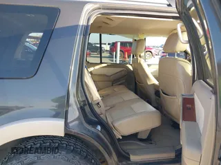 2007 Ford Explorer Eddie Bauer with VIN 1FMEU74E97UB21570, listed as a IAAI auction lot 41999100 with 203,883 mi miles. Bid and sale history available at carsss.com. Image 8.