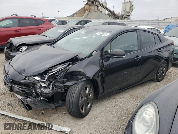 2020 Toyota Prius L Eco z VIN JTDKARFU1L3113480, wystawiony jako Copart lot #52830035 z przebiegiem Nie podano mil oraz Szkoda całkowita • Salvage title. Historia ofert i sprzedaży dostępna na DreamBid. Obrazek 1.