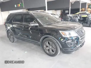 2018 Ford Explorer Sport z VIN 1FM5K8GT8JGB63417, wystawiony jako IAAI lot #42580264 z przebiegiem 106 103 mil mil oraz . Historia ofert i sprzedaży dostępna na DreamBid. Obrazek 1.