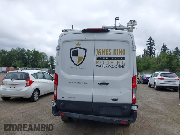 2018 Ford Transit Cargo z VIN 1FTYR2CGXJKB29432, wystawiony jako IAAI lot #42419726 z przebiegiem 80 543 mil mil oraz . Historia ofert i sprzedaży dostępna na DreamBid. Obrazek 16.