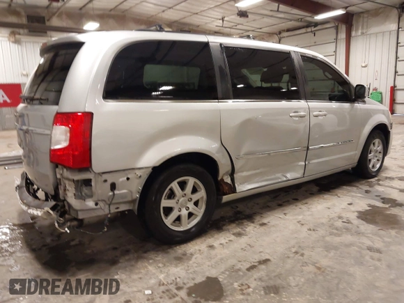 2011 Chrysler Town & Country Touring z VIN 2A4RR5DGXBR723116, wystawiony jako IAAI lot #42156888 z przebiegiem 177 591 mil mil oraz . Historia ofert i sprzedaży dostępna na DreamBid. Obrazek 4.