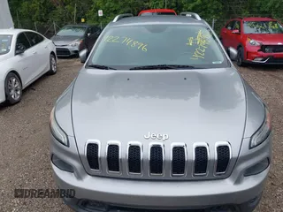 2014 Jeep Cherokee Latitude z VIN 1C4PJLCB3EW101628, wystawiony jako IAAI lot #42274896 z przebiegiem 174 624 mil mil oraz . Historia ofert i sprzedaży dostępna na DreamBid. Obrazek 6.