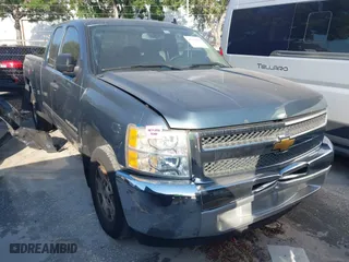 2013 Chevrolet Silverado 1500 LT with VIN 1GCRCSE08DZ117684, listed as a IAAI auction lot 41940484 with 192,374 mi miles. Bid and sale history available at carsss.com. Image 1.