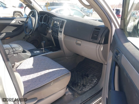 2007 Toyota 4Runner SR5 with VIN JTEBU14RX70117330, listed as a IAAI auction lot 41632883 with 189,121 mi miles. Bid and sale history available at carsss.com. Image 5.