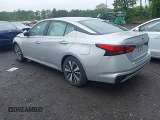 2021 Nissan Altima SV with VIN 1N4BL4DV6MN343648, listed as a IAAI auction lot 42321888 with 18,232 mi miles and . Bid and sale history available at DreamBid. Image 3.