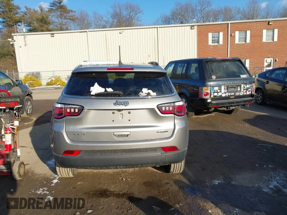 2019 Jeep Compass Latitude with VIN 3C4NJDBB4KT850342, listed as a IAAI auction lot 41398167 with 33,771 mi miles and . Bid and sale history available at DreamBid. Image 16.