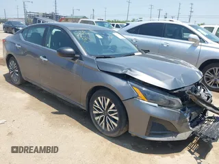 2024 Nissan Altima SV z VIN 1N4BL4DV9RN393046, wystawiony jako IAAI lot #42330625 z przebiegiem 36 078 mil mil oraz . Historia ofert i sprzedaży dostępna na DreamBid. Obrazek 1.