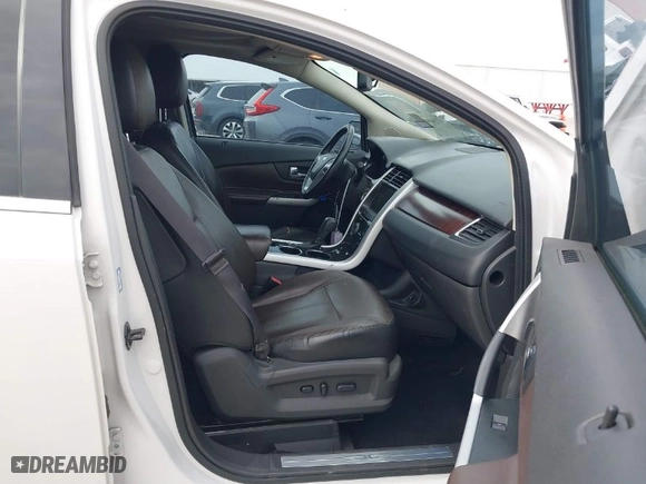 2014 Ford Edge Limited with VIN 2FMDK3KC3EBA45777, listed as a IAAI auction lot 41740414 with 208,200 mi miles. Bid and sale history available at carsss.com. Image 5.