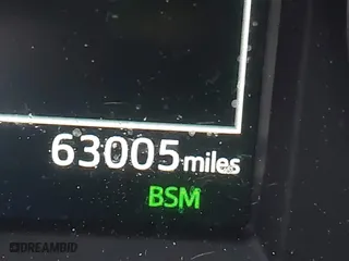 2018 Toyota RAV4 XLE with VIN 2T3RFREV8JW851250, listed as a IAAI auction lot 41164994 with 63,005 mi miles. Bid and sale history available at carsss.com. Image 15.