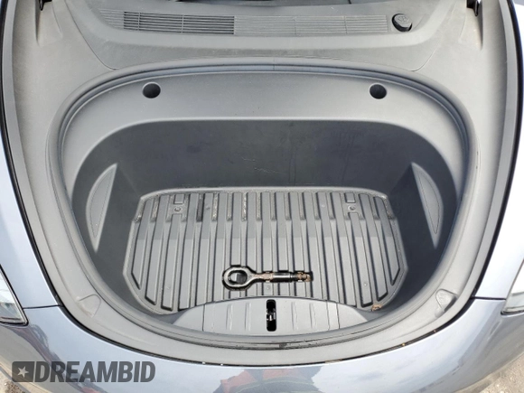 2022 Tesla Model 3 z VIN 5YJ3E1EA1NF368573, wystawiony jako Copart lot #58290615 z przebiegiem 83 229 mil mil oraz Czysty tytuł • Clean title. Historia ofert i sprzedaży dostępna na DreamBid. Obrazek 11.