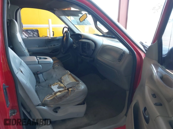 1998 Ford F-150 z VIN 1FTZX1720WNA51610, wystawiony jako IAAI lot #42527348 z przebiegiem 249 999 mil mil oraz . Historia ofert i sprzedaży dostępna na DreamBid. Obrazek 5.
