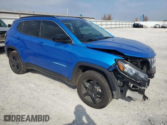 2022 Jeep Compass Altitude with VIN 3C4NJDBB7NT154739, listed as a Copart auction lot 77883524 with 31,863 mi miles and Salvage Title. Bid and sale history available at carsss.com. Image 4.