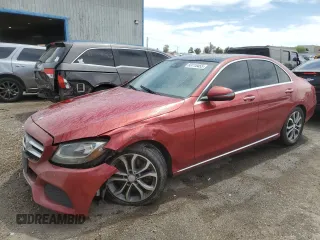 2016 Mercedes-Benz C 300 z VIN 55SWF4JB9GU157178, wystawiony jako Copart lot #53115455 z przebiegiem 107 937 mil mil oraz Czysty tytuł • Clean title. Historia ofert i sprzedaży dostępna na DreamBid. Obrazek 1.
