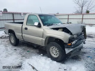 2000 Chevrolet Silverado 1500 with VIN 1GCEK14T1YZ362274, listed as a IAAI auction lot 41636856 with 136,879 mi miles. Bid and sale history available at carsss.com. Image 1.