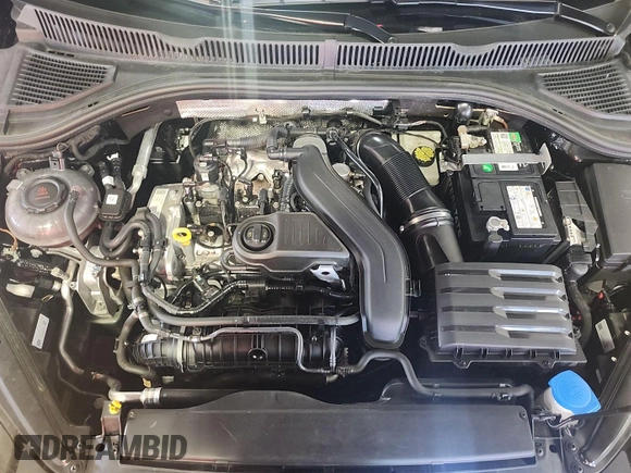 2024 Volkswagen Jetta S z VIN 3VW5M7BU5RM054887, wystawiony jako IAAI lot #42852694 z przebiegiem 25 677 mil mil oraz . Historia ofert i sprzedaży dostępna na DreamBid. Obrazek 26.