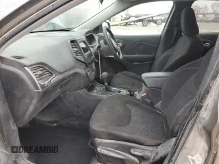 2019 Jeep Cherokee Latitude with VIN 1C4PJMCX3KD379129, listed as a Copart auction lot 47001435 with 132,547 mi miles and Salvage Title. Bid and sale history available at carsss.com. Image 7.