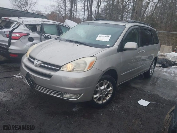 2004 Toyota Sienna XLE with VIN 5TDBA22C74S014781, listed as a IAAI auction lot 41327692 with 148,548 mi miles. Bid and sale history available at carsss.com. Image 2.