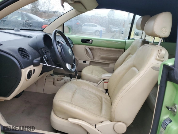 2005 Volkswagen New Beetle Convertible GLS with VIN 3VWCD31Y15M316435, listed as a Copart auction lot 43012955 with 99,428 mi miles and Salvage Title. Bid and sale history available at carsss.com. Image 7.