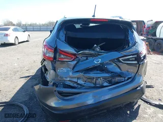 2020 Nissan Rogue Sport SV with VIN JN1BJ1CV0LW257246, listed as a IAAI auction lot 41833284 with 89,634 mi miles. Bid and sale history available at carsss.com. Image 16.