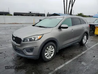 2016 Kia Sorento LX with VIN 5XYPG4A50GG067780, listed as a Copart auction lot 43648175 with 116,972 mi miles and Clean Title. Bid and sale history available at carsss.com. Image 1.