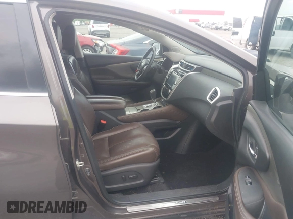 2017 Nissan Murano SL z VIN 5N1AZ2MG5HN104247, wystawiony jako IAAI lot #42102129 z przebiegiem 158 944 mil mil oraz . Historia ofert i sprzedaży dostępna na DreamBid. Obrazek 5.