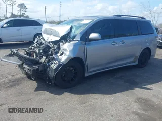 2015 Toyota Sienna SE with VIN 5TDXK3DC3FS550300, listed as a IAAI auction lot 41712966 with 154,242 mi miles. Bid and sale history available at carsss.com. Image 18.