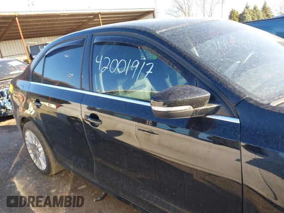 2013 Volkswagen Jetta SE z VIN 3VWDP7AJ4DM354519, wystawiony jako IAAI lot #42001917 z przebiegiem 130 851 mil mil oraz . Historia ofert i sprzedaży dostępna na DreamBid. Obrazek 13.