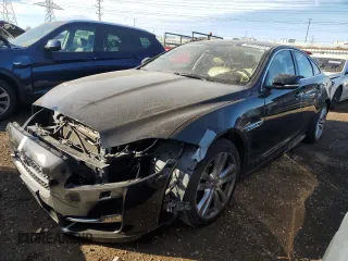2017 Jaguar XJ z VIN SAJWJ1CD5H8W04895, wystawiony jako Copart lot #82817914 z przebiegiem 116 997 mil mil oraz Szkoda całkowita • Salvage title. Historia ofert i sprzedaży dostępna na DreamBid. Obrazek 1.