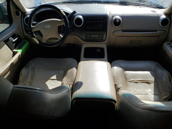 2003 Ford Expedition Eddie Bauer с VIN 1FMPU17L33LC58553, выставлен на аукционе Copart как лот 54033035 с пробегом 280 930 миль миль и Списание • Salvage title. История ставок и продаж доступна на DreamBid. Изображение 8.