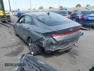 2024 Hyundai Elantra Limited z VIN KMHLN4DJ6RU097585, wystawiony jako IAAI lot #42239279 z przebiegiem 4 355 mil mil oraz . Historia ofert i sprzedaży dostępna na DreamBid. Obrazek 3.