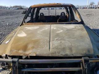 2001 Ford Super Duty F-250 XL with VIN 1FTNW21S01EA60395, listed as a Copart auction lot 84864984 with 0 mi miles and Salvage Title. Bid and sale history available at carsss.com. Image 11.