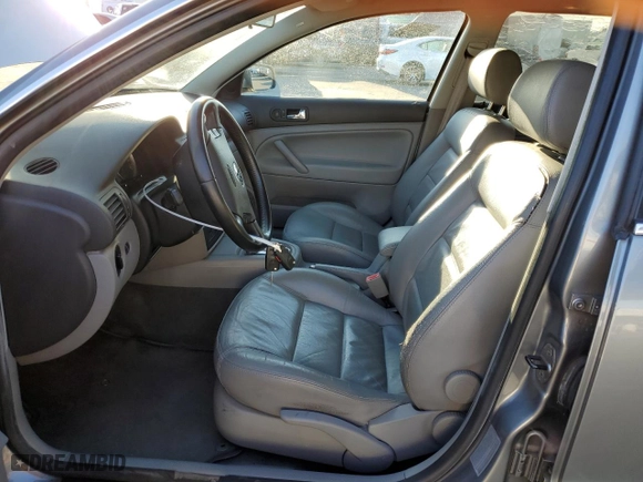 2003 Volkswagen Passat GLS with VIN WVWVD63B63E164032, listed as a Copart auction lot 88300875 with 80,695 mi miles and Clean Title. Bid and sale history available at carsss.com. Image 7.