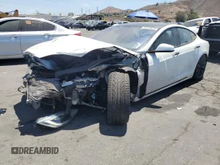 2017 Tesla Model S 100D with VIN 5YJSA1E27HF213255, listed as a Copart auction lot 64318415 with 121,991 mi miles and Clean title. Bid and sale history available at DreamBid. Image 1.