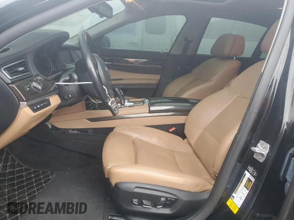 2015 BMW 7 Series 740i with VIN WBAYA6C5XFD826718, listed as a Copart auction lot 86762994 with 181,475 mi miles and Clean title. Bid and sale history available at DreamBid. Image 7.